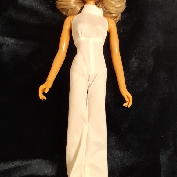 FARRAH FAWCETT POSEABLE FASHION DOLL IN WHITE by MEGO 1977 12 inches tall - Picture 7 of 10